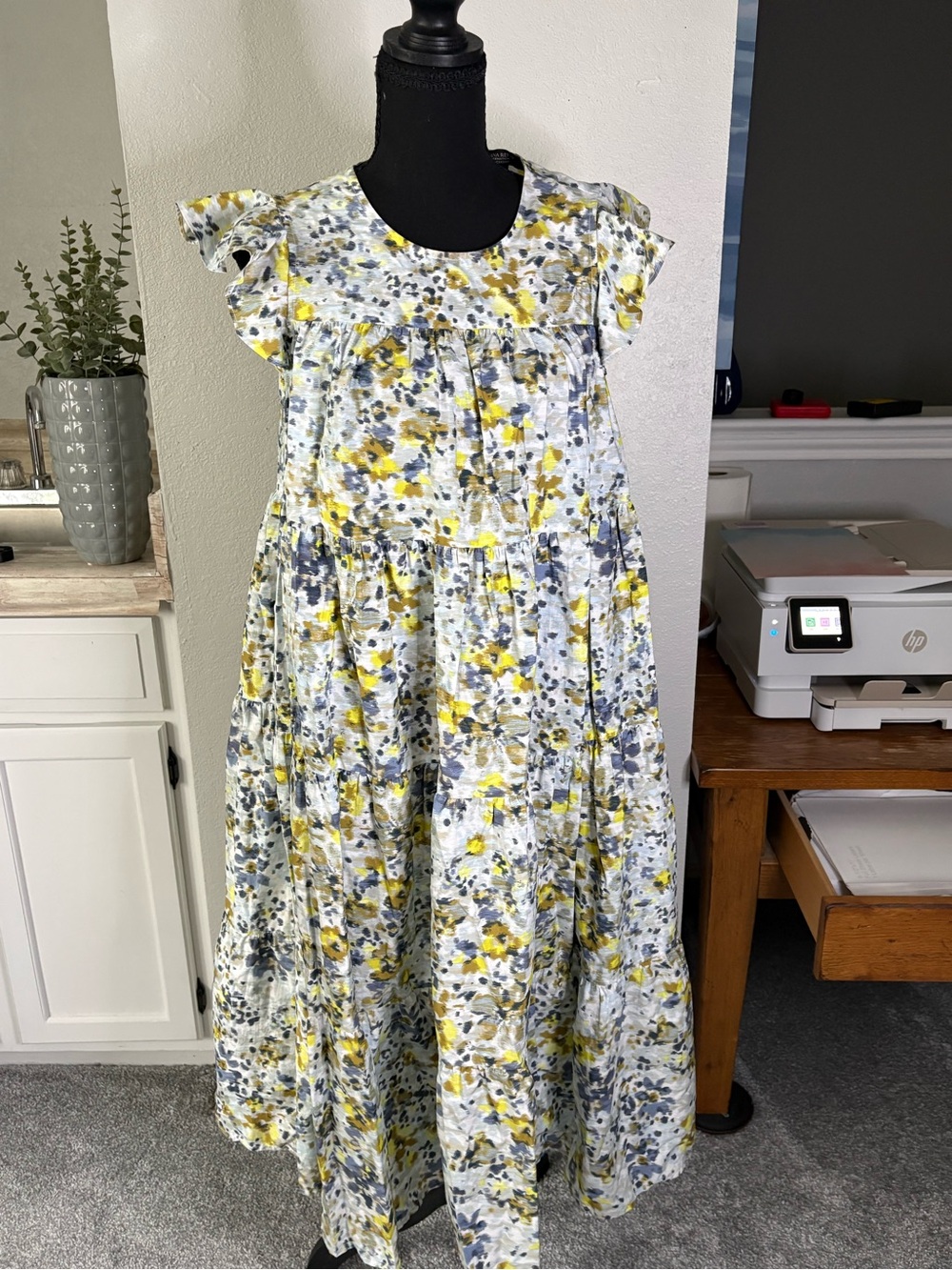 Banana Republic Petite XS Cap Sleeve Round Neck Abstract Ruffle Maxi Dress